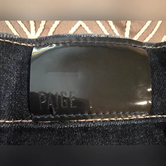 PAIGE Jax Knee Bermuda Denim Shorts Size 23 - Picture 3 of 8